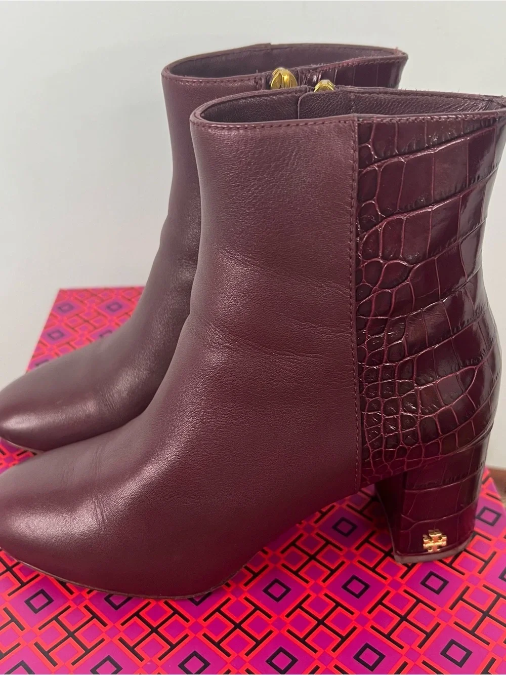 Tory Burch Brooke 70mm Croc Emboss Leather Booties Claret Burgundy 6M